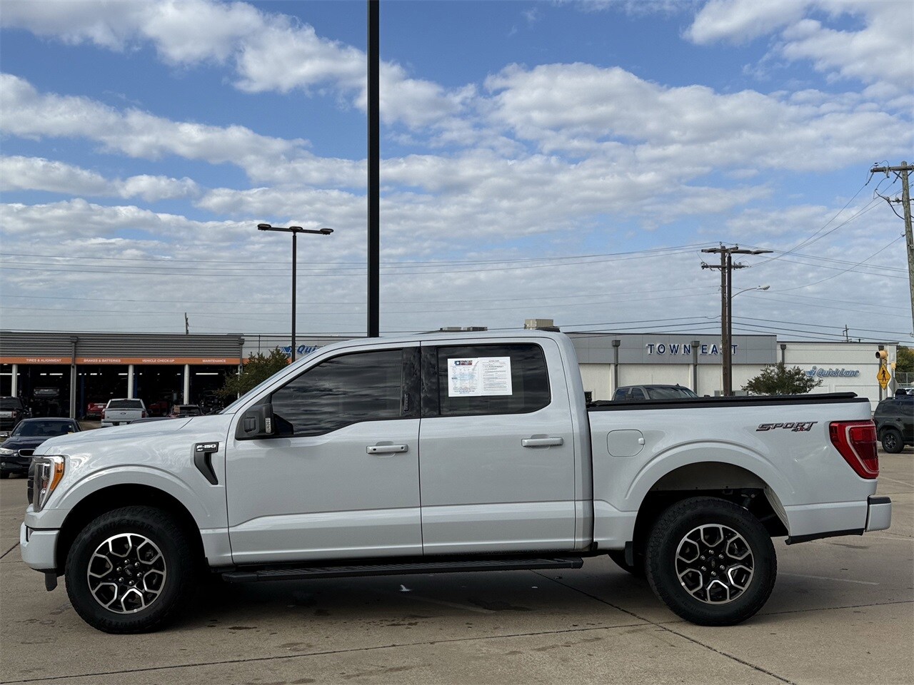 2022 Ford F-150 XLT photo 3