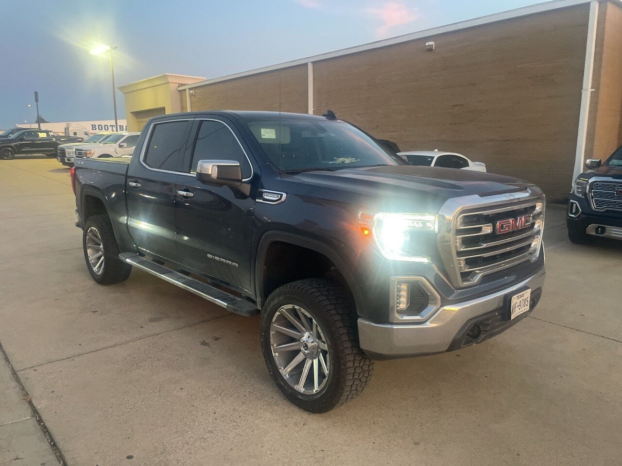 2020 Gmc Sierra 1500 SLT photo 3