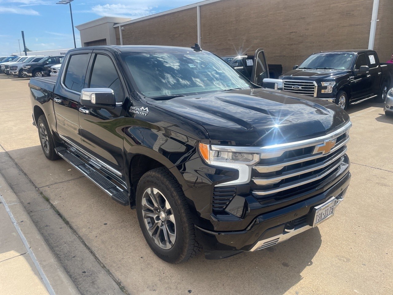 2024 Chevrolet Silverado 1500 High Country photo 3