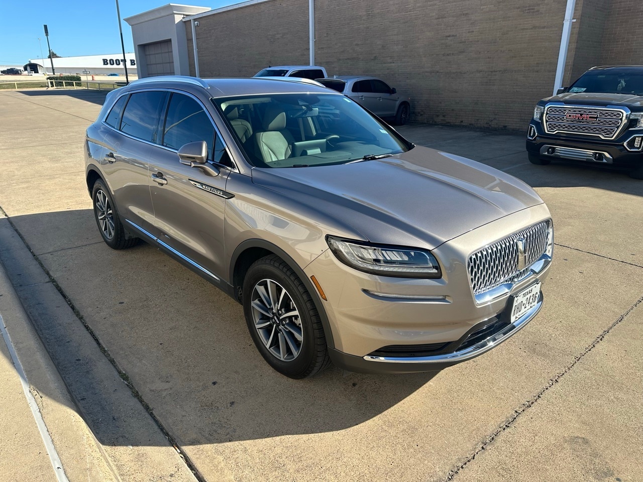 2021 Lincoln Nautilus Base's photo