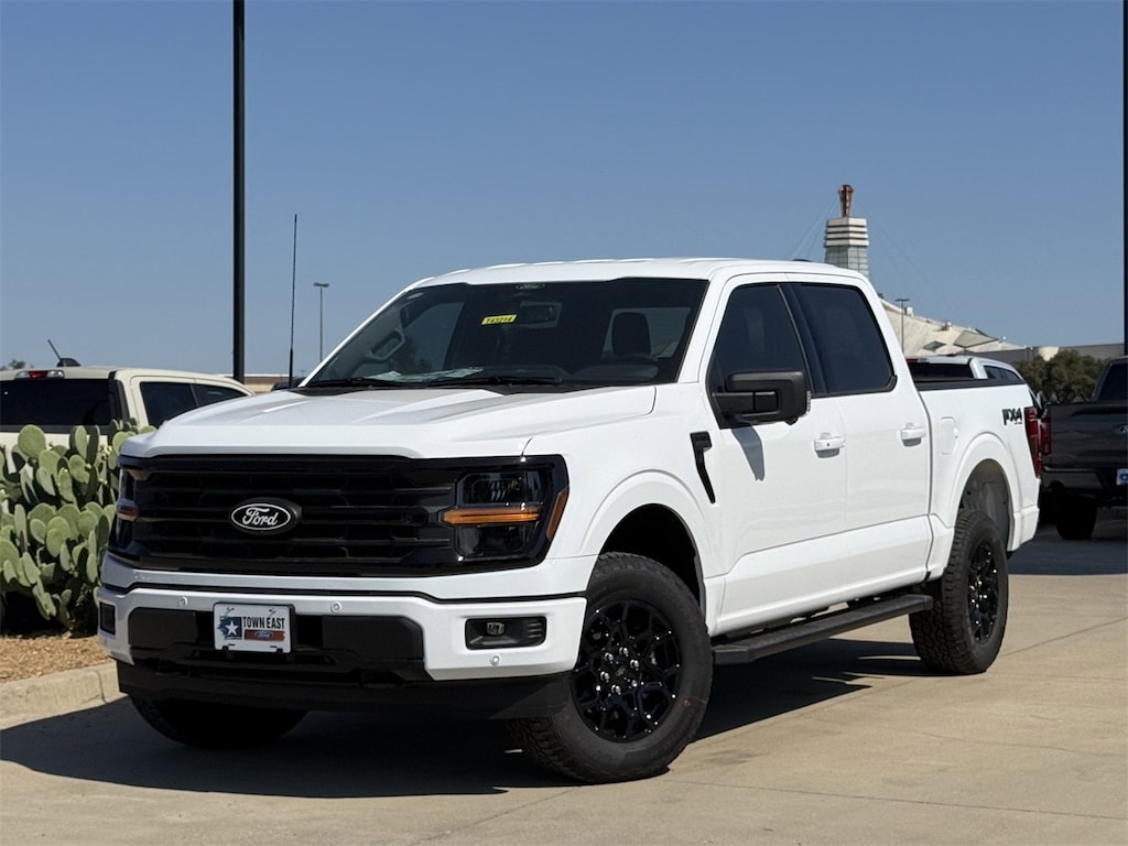 New 2025 Ford F-150 XLT Truck SuperCrew Cab