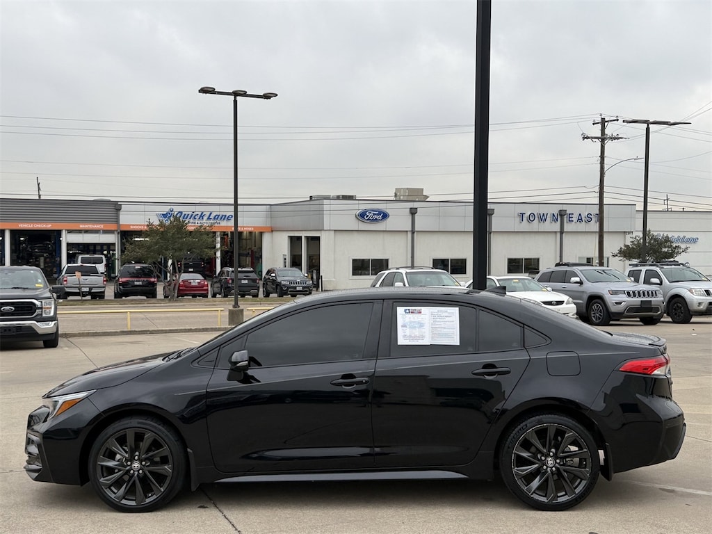 Used 2024 Toyota Corolla SE Sedan