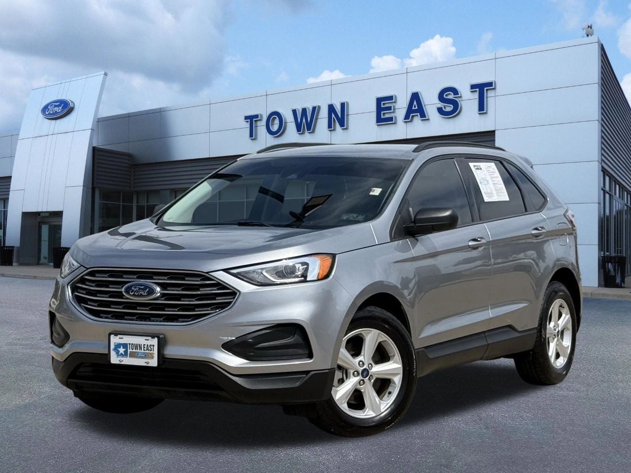 2021 Ford Edge SE's photo