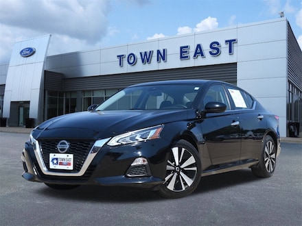 2022 Nissan Altima 2.5 SV Sedan