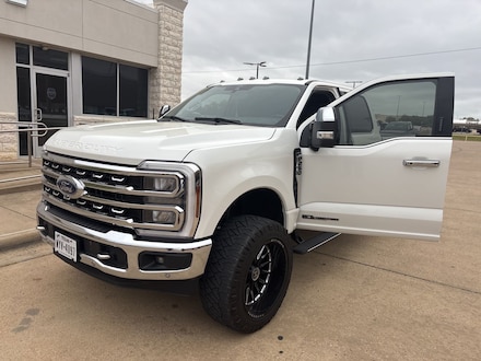 2024 Ford F-250SD Lariat Truck