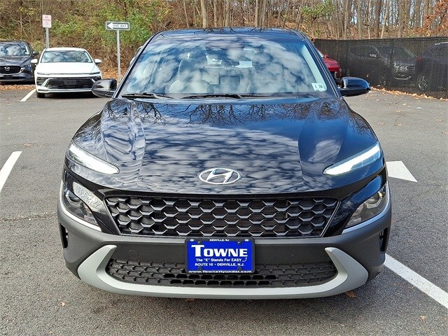 2023 Hyundai Kona SE photo 2