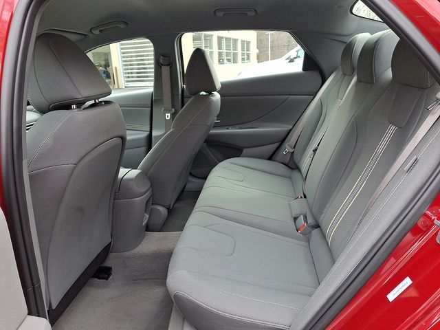 2025 Hyundai Elantra SEL - Photo 11
