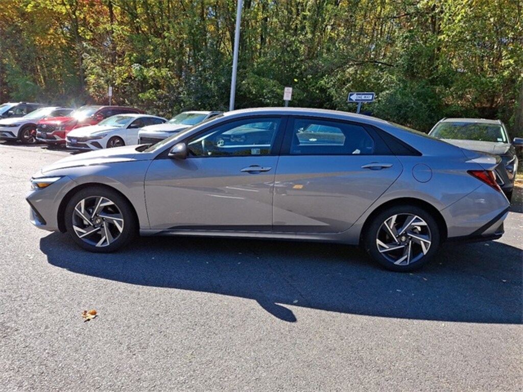 Used 2025 Hyundai Elantra SEL Sport Sedan