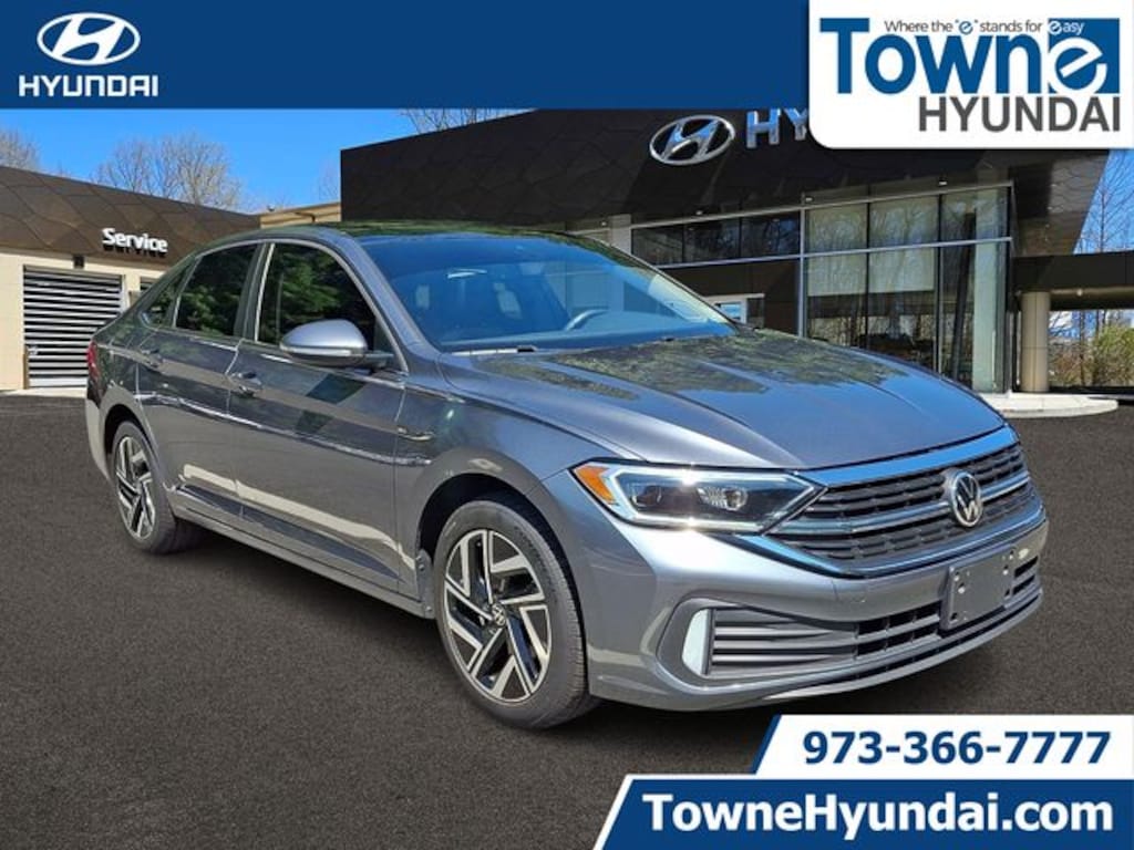 Used 2022 Volkswagen Jetta 1.5T SEL Sedan
