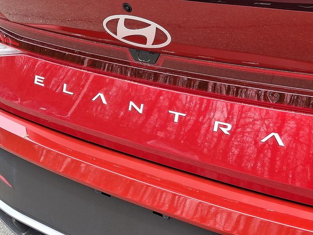 2025 Hyundai Elantra SEL - Photo 29
