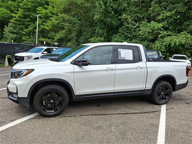 2023 Honda Ridgeline Black Edition photo 4