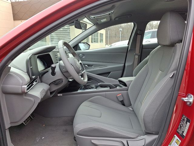 2025 Hyundai Elantra SEL - Photo 14