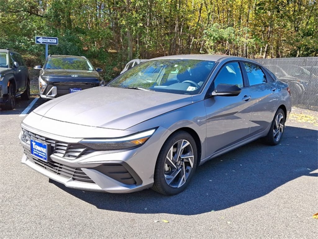 Used 2025 Hyundai Elantra SEL Sport Sedan