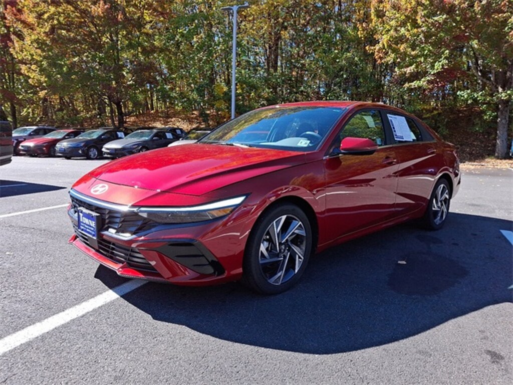 Certified 2025 Hyundai Elantra SEL Convenience Sedan