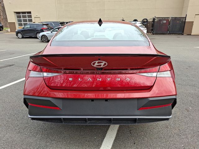 2025 Hyundai Elantra SEL - Photo 6