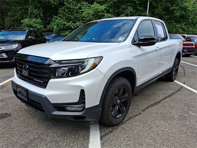 2023 Honda Ridgeline Black Edition photo 3