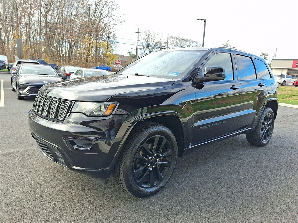 2020 Jeep Grand Cherokee Altitude photo 3