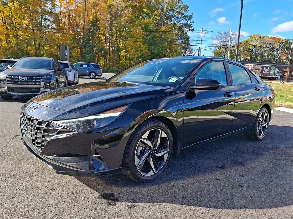 Used 2023 Hyundai Elantra SEL Sedan