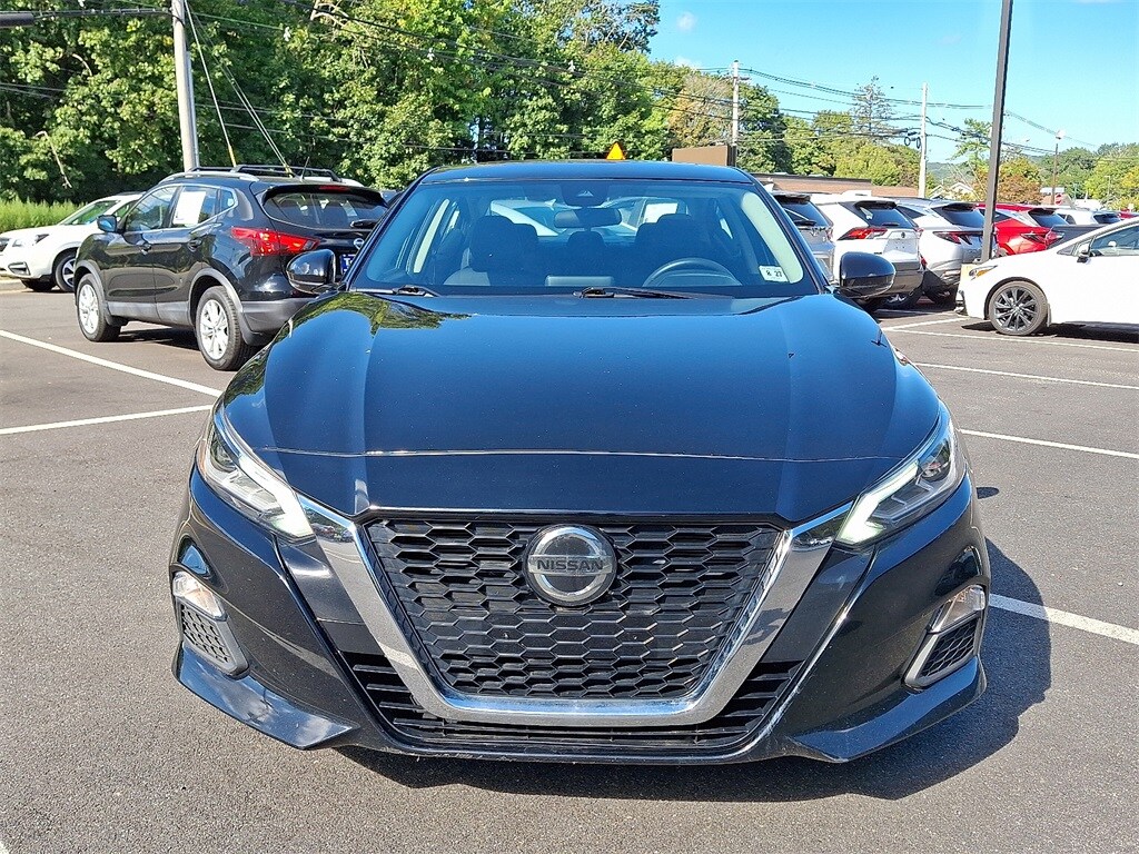 2022 Nissan Altima 2.5 SV photo 2