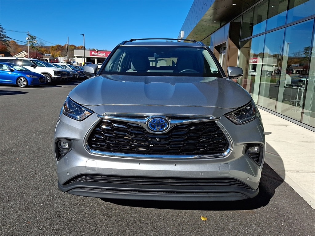Used 2024 Toyota Highlander Hybrid Limited SUV