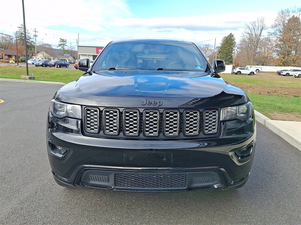 2020 Jeep Grand Cherokee Altitude photo 2