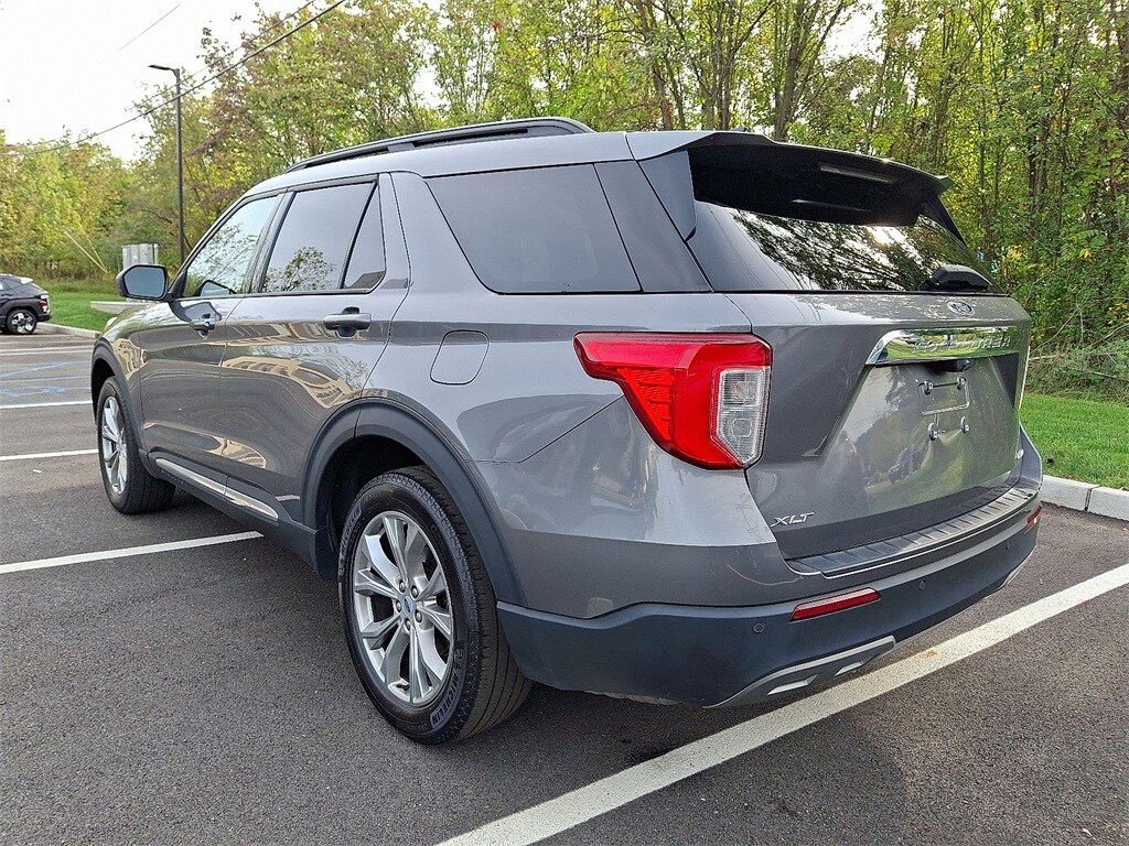 2022 Ford Explorer XLT photo 3