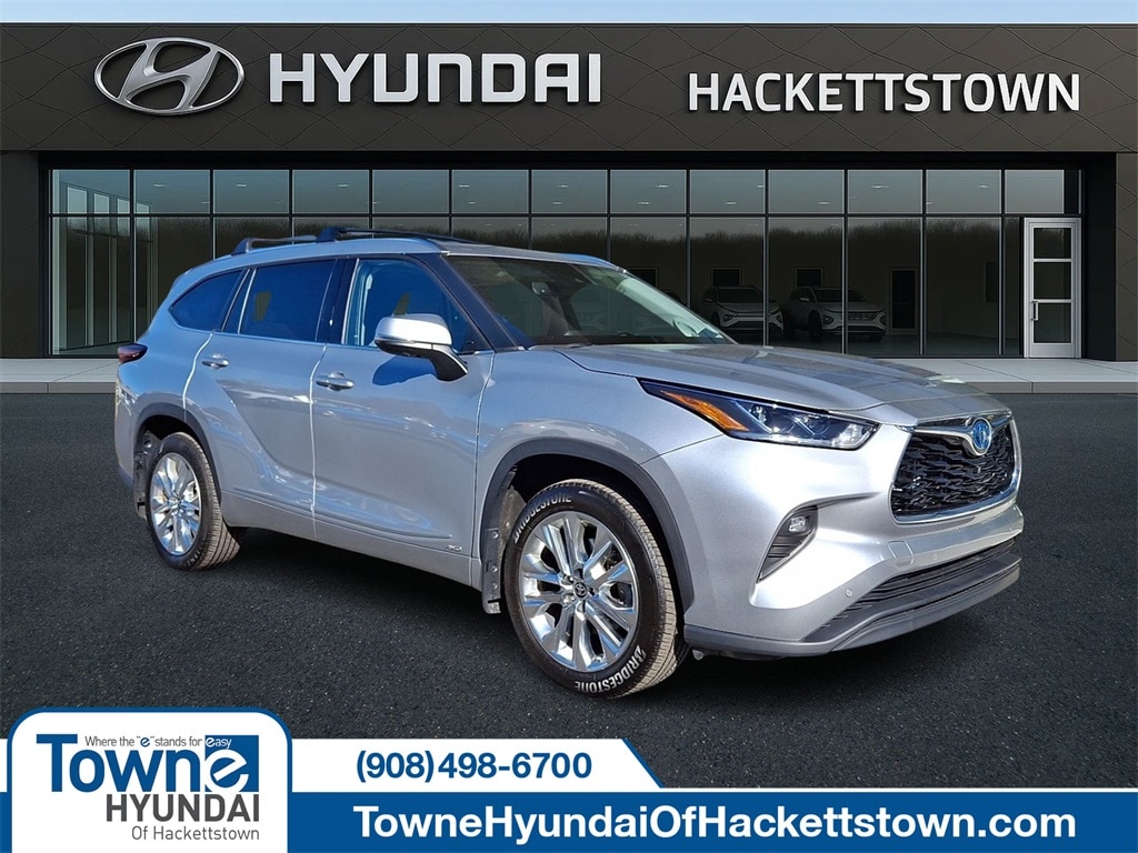 Used 2024 Toyota Highlander Hybrid Limited SUV