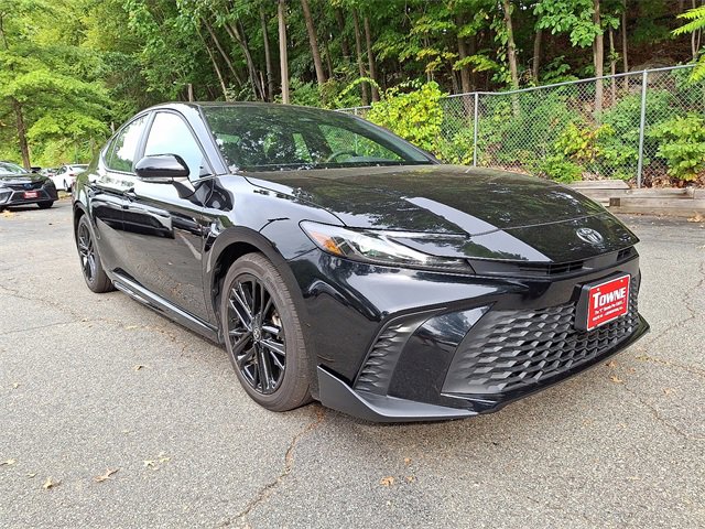 2025 Toyota Camry XLE photo 3