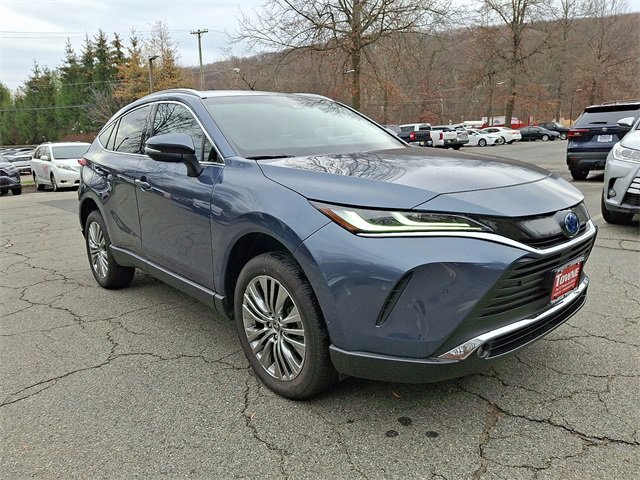 2024 Toyota Venza XLE photo 3