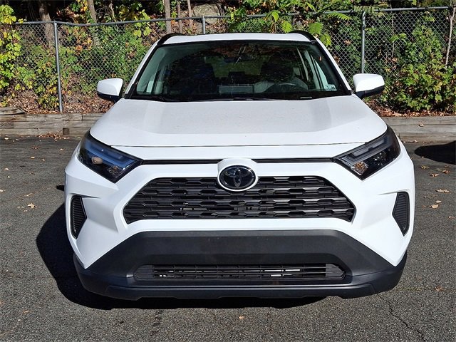2024 Toyota RAV4 XLE photo 2