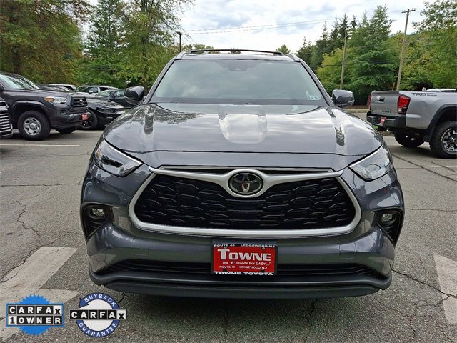 2023 Toyota Highlander Sport photo 2