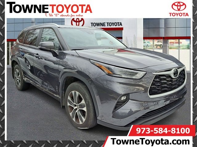 2023 Toyota Highlander XLE's photo