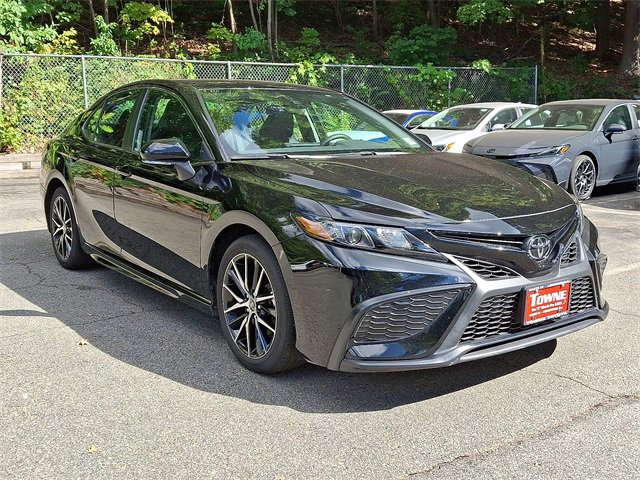 2023 Toyota Camry SE photo 3