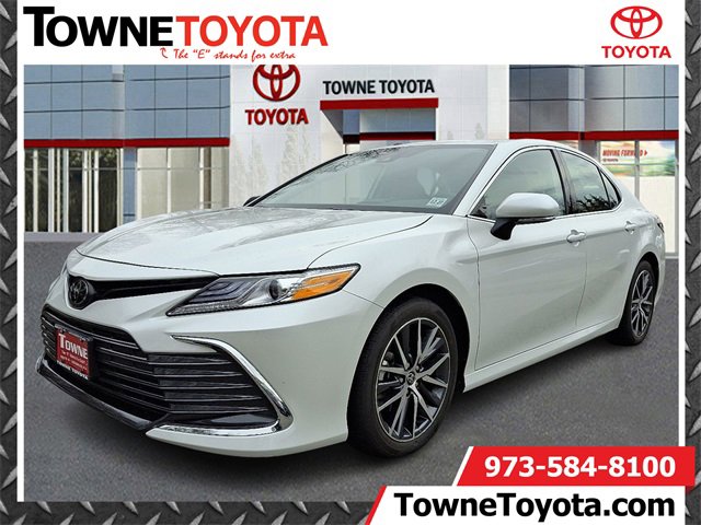 2023 Toyota Camry XLE's photo