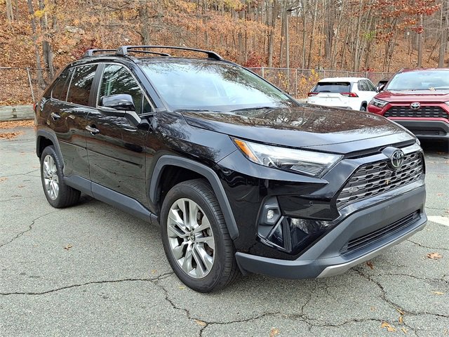 2022 Toyota RAV4 Limited photo 3