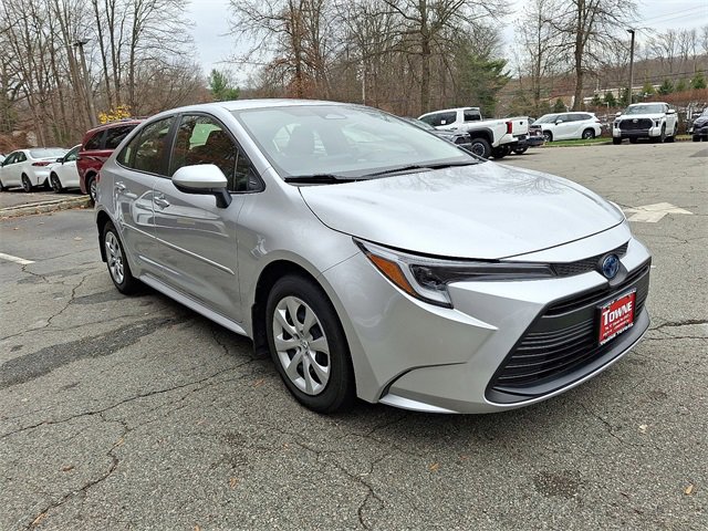 2024 Toyota Corolla Hybrid LE photo 3