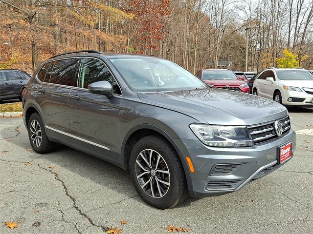 2018 Volkswagen Tiguan SE photo 2