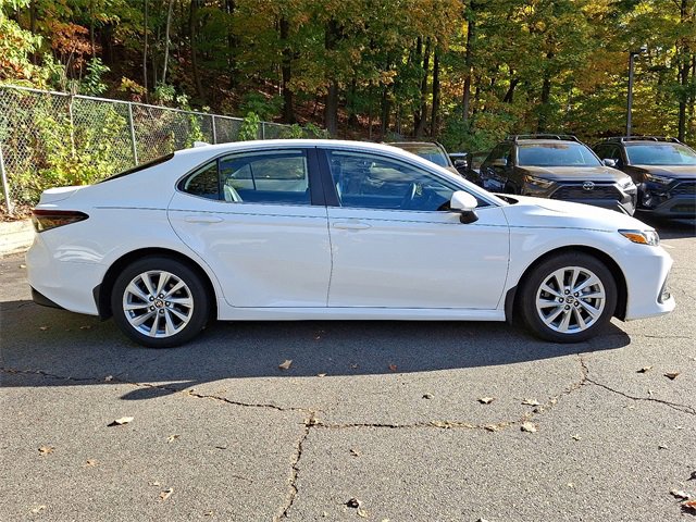 2023 Toyota Camry LE photo 4