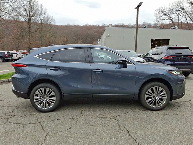 2024 Toyota Venza XLE photo 4