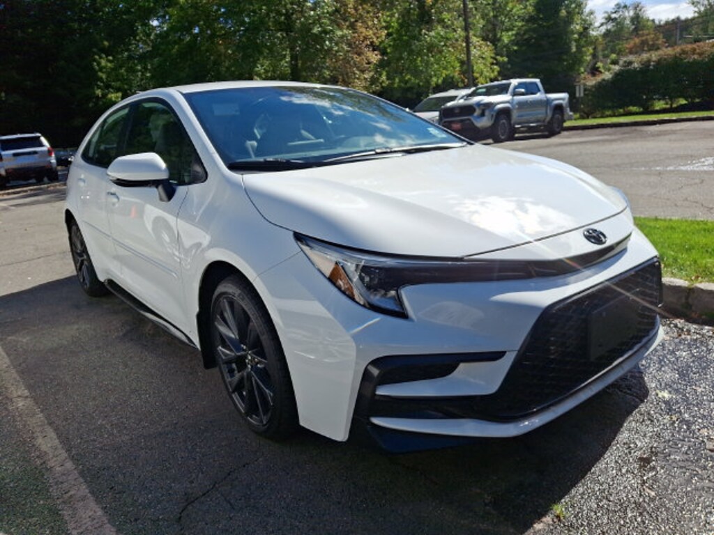 Used 2024 Toyota Corolla SE Sedan