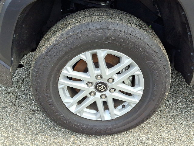 2025 Toyota Tundra SR5 - Photo 8