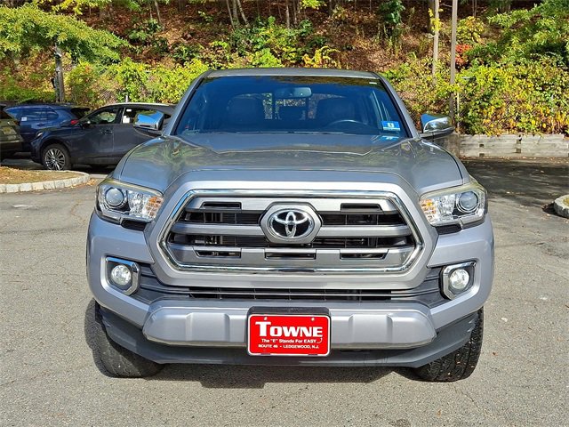 2016 Toyota Tacoma Limited V6 photo 2