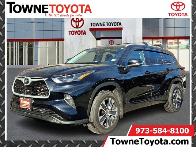 2022 Toyota Highlander XLE's photo
