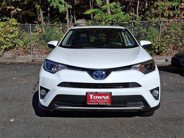 2016 Toyota RAV4 Hybrid XLE photo 2