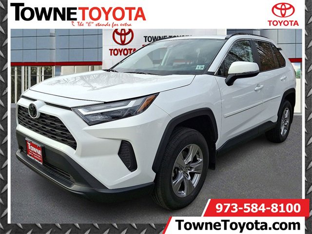 2023 Toyota RAV4 XLE's photo