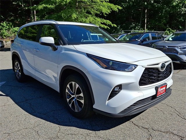 2023 Toyota Highlander Sport photo 3