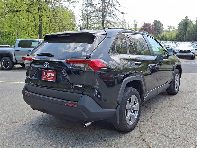 2024 Toyota RAV4 Hybrid LE photo 4