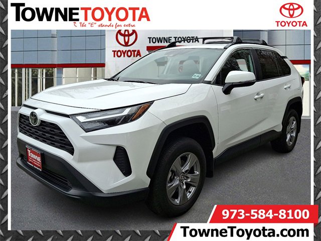 2023 Toyota RAV4 XLE's photo