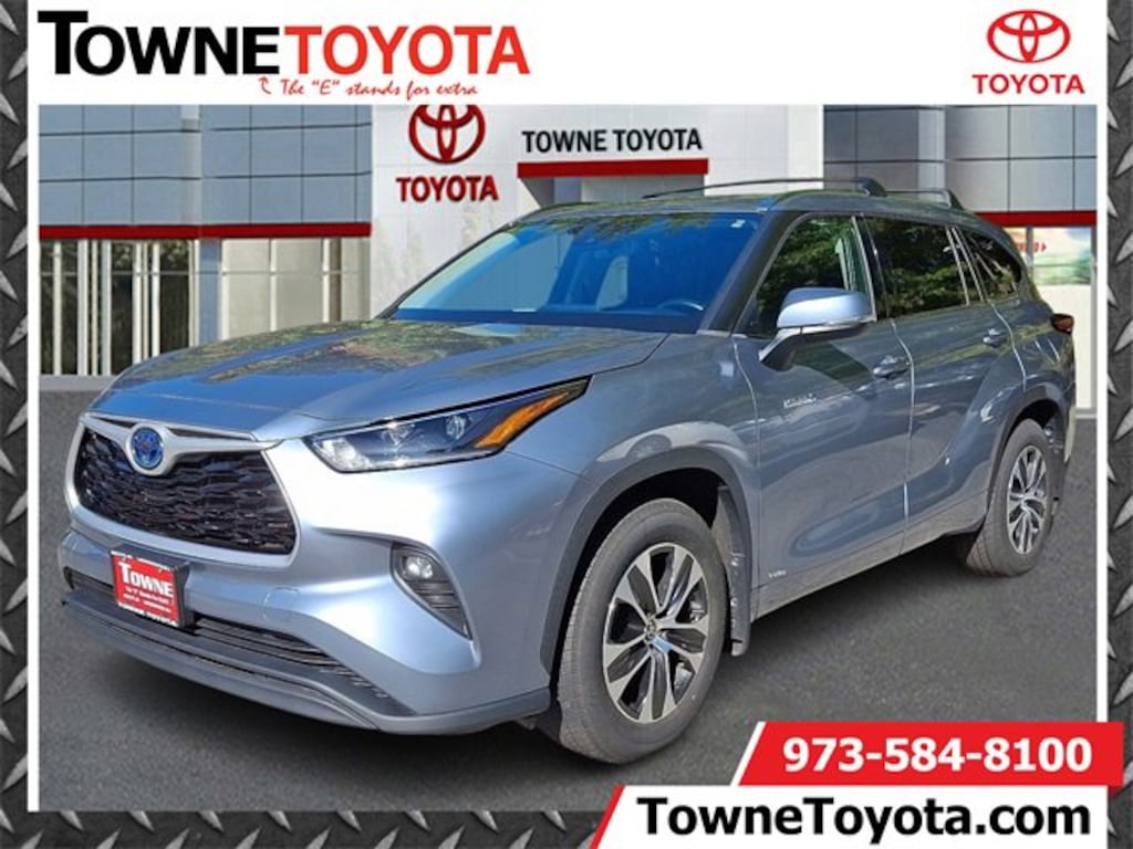 Used 2021 Toyota Highlander Hybrid XLE Sport Utility