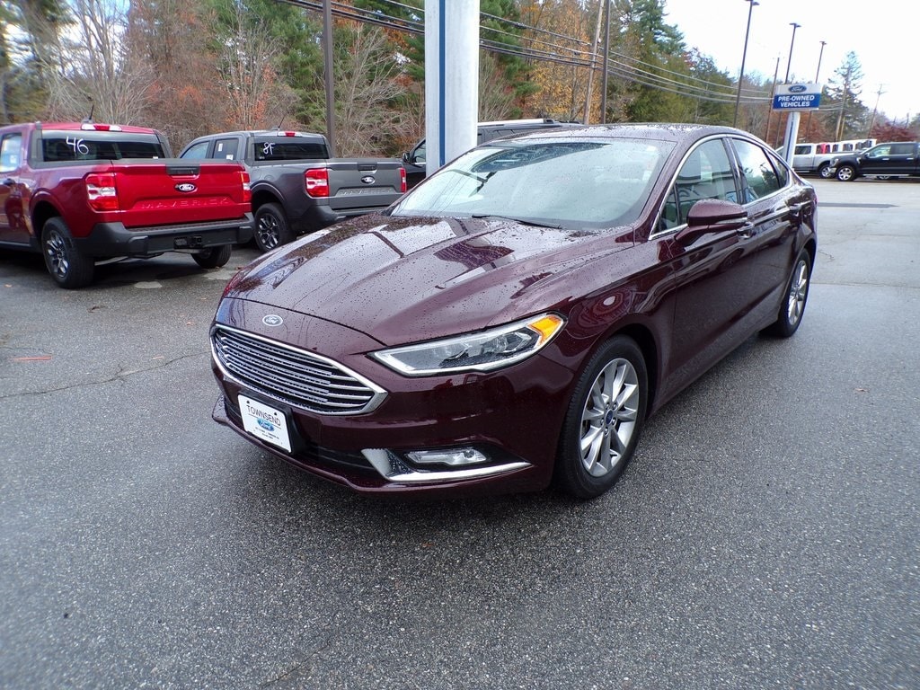 Used 2017 Ford Fusion SE Sedan